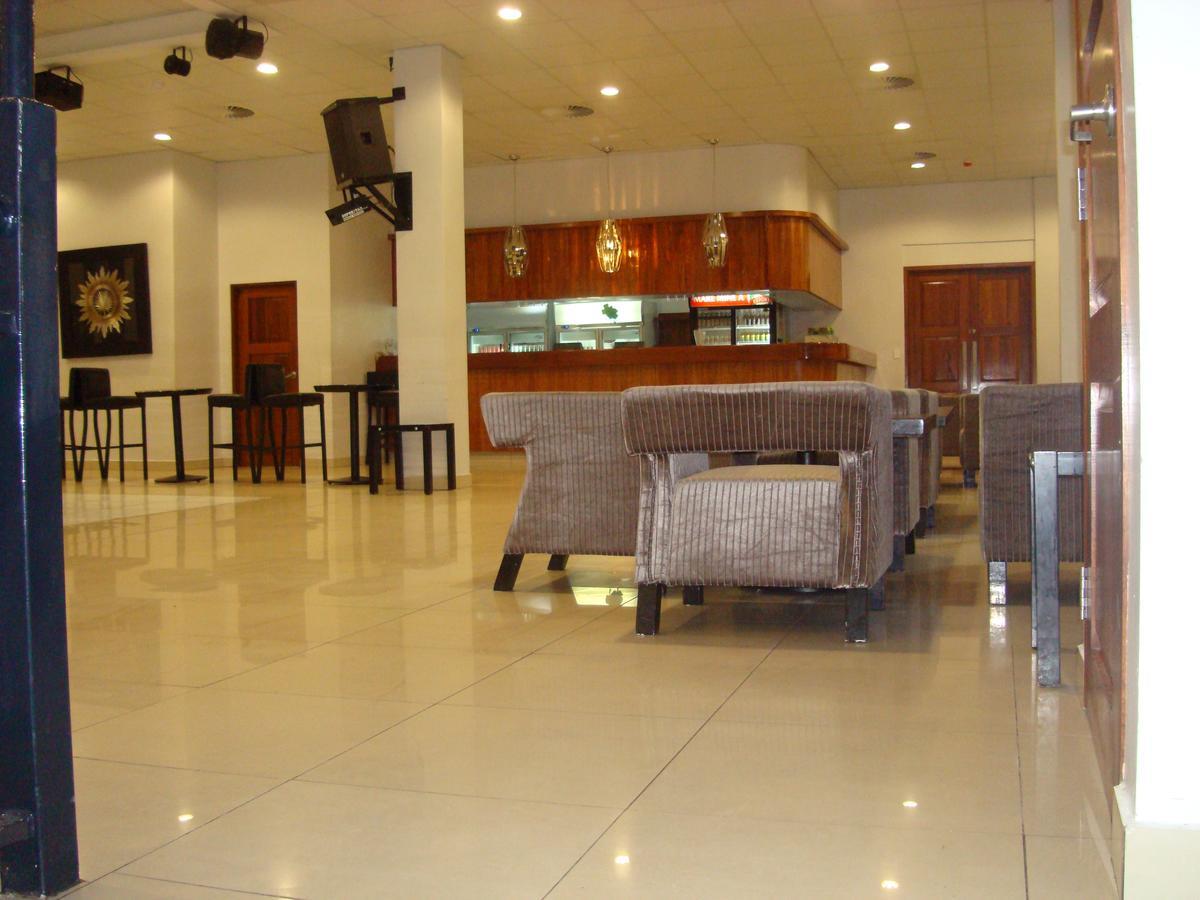 Paddy'S Hotel & Apartments Πορτ Μόρεσμπι Εξωτερικό φωτογραφία